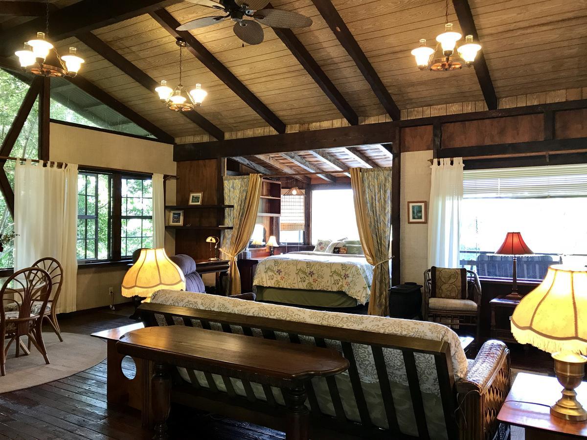 Hale Maluhia Country Inn Kailua-Kona Ngoại thất bức ảnh